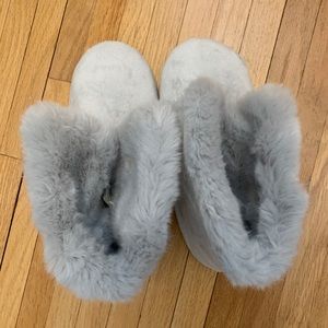 Potterybarn cozy grey slippers